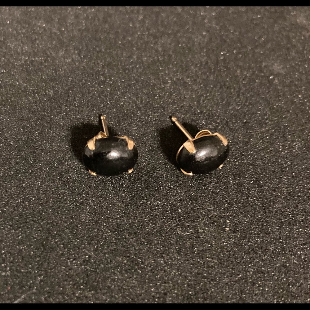 1.0 gram 14kyg Cabochon Black Onyx Earrings